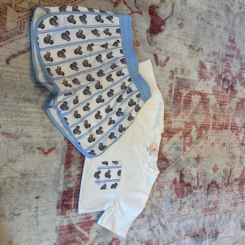 Smockingbird boys mouse outfit, size 8